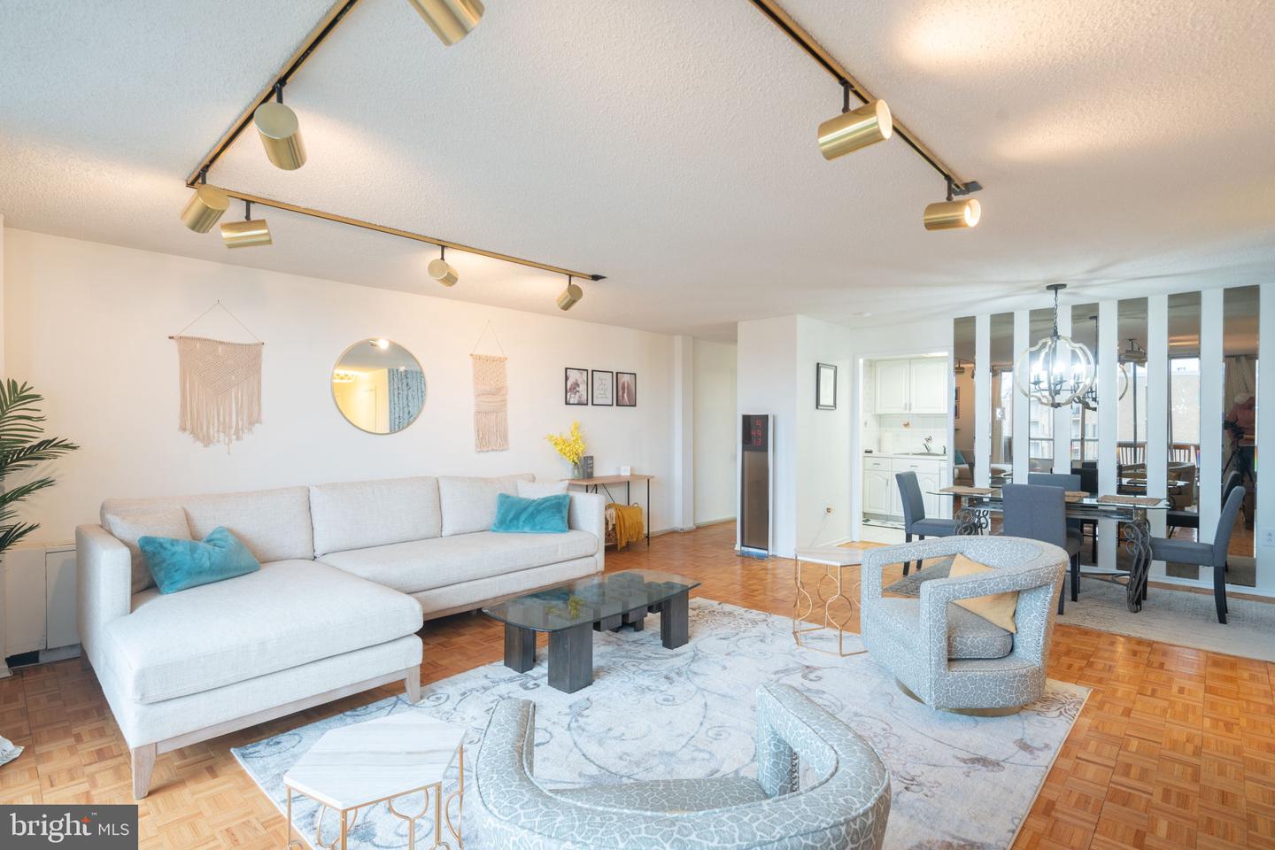 100 West Ave #627s