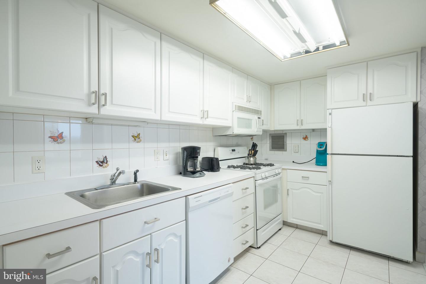 100 West Ave #627s