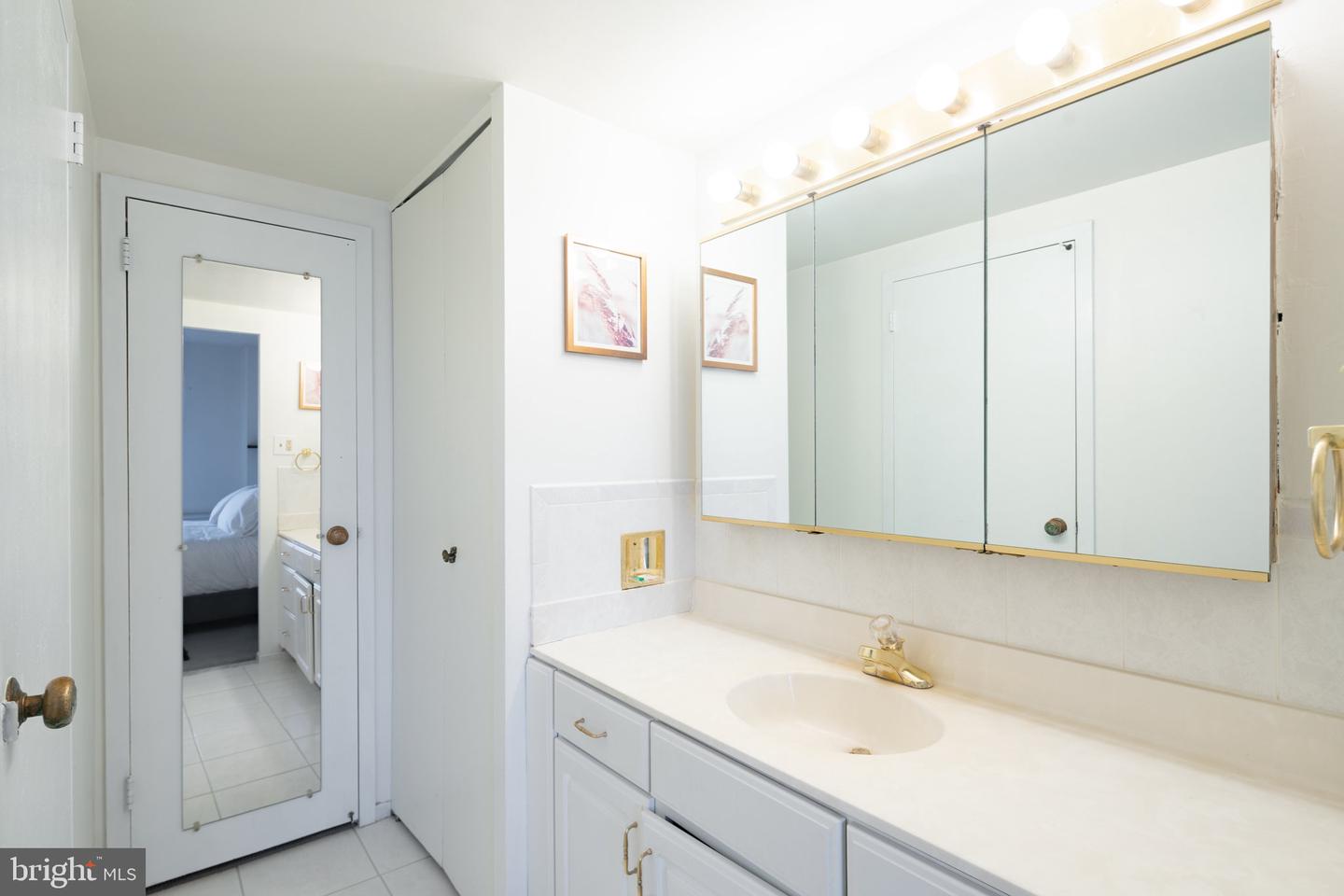 100 West Ave #627s