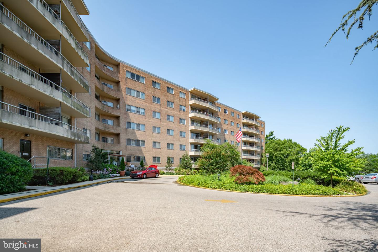 309 Florence Ave #402-N