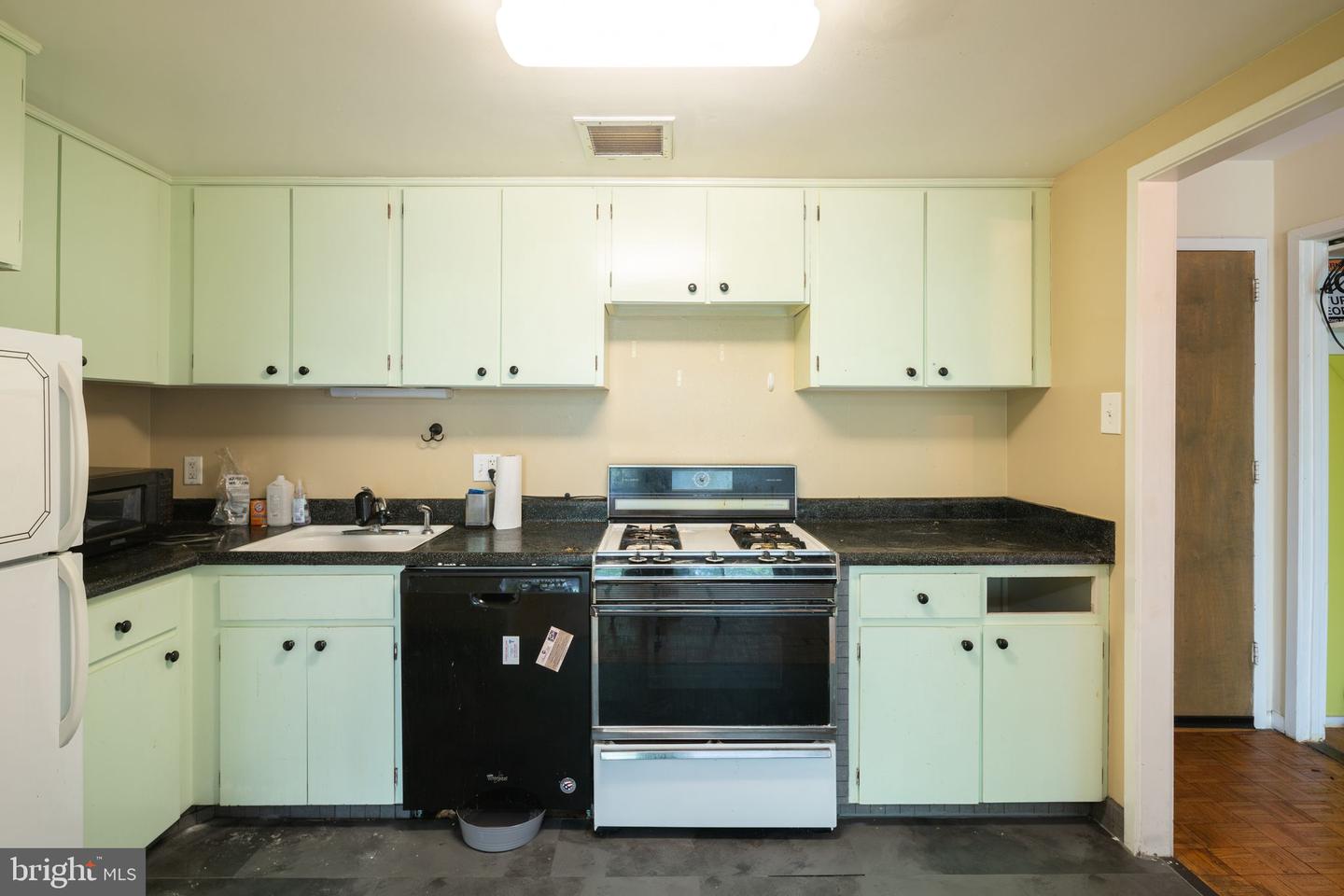 309 Florence Ave #402-N
