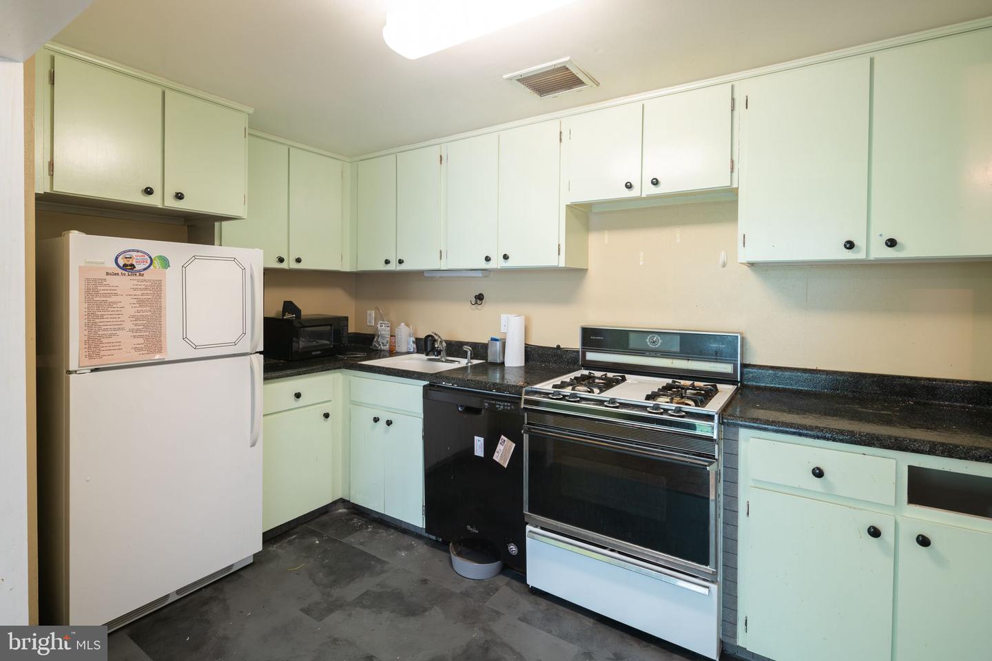 309 Florence Ave #402-N