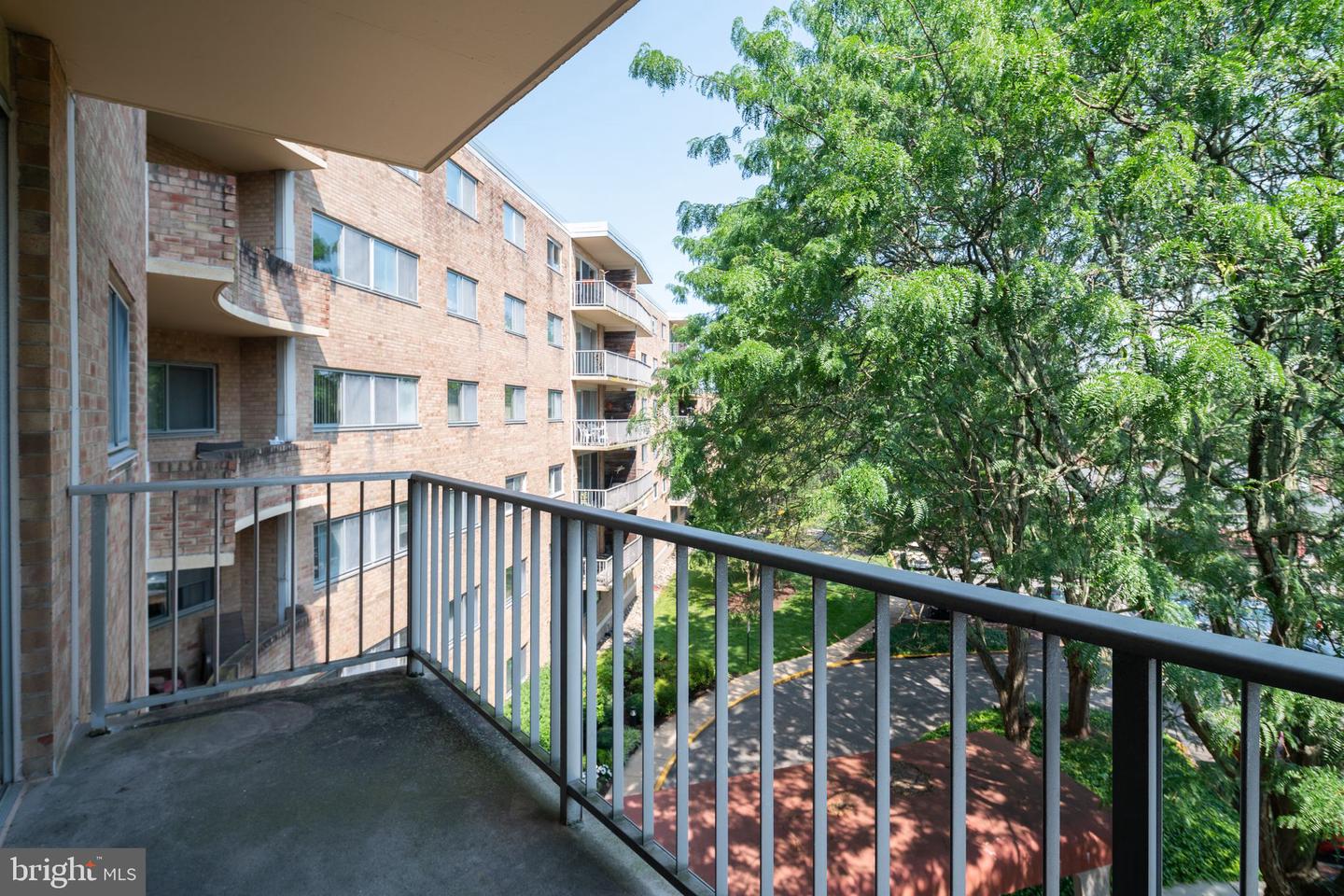 309 Florence Ave #402-N