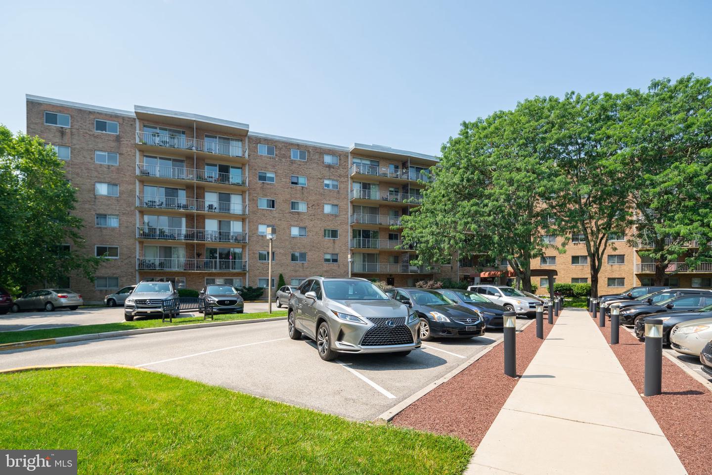 309 Florence Ave #402-N