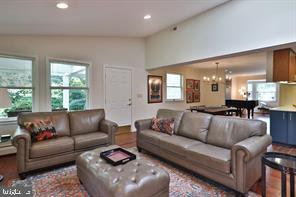 1157 Delene Rd