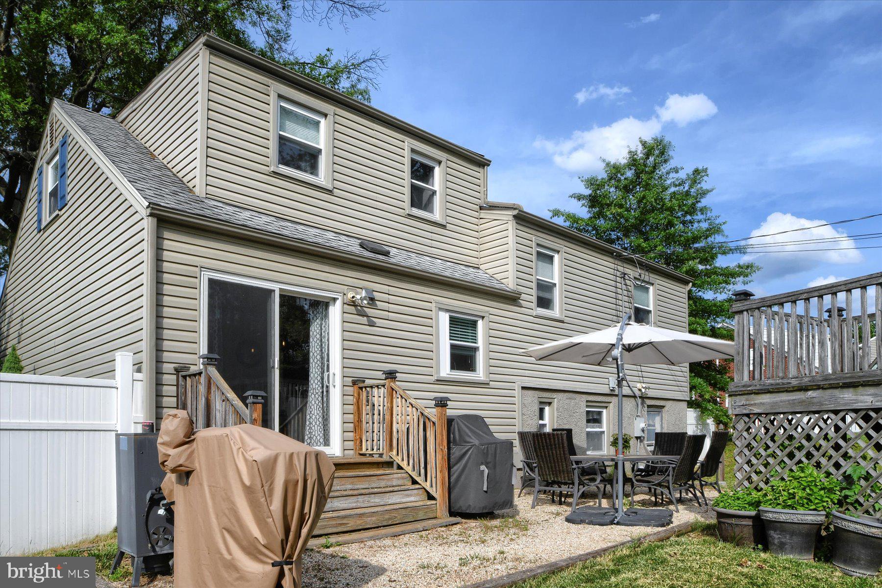 1100 Columbia Ave