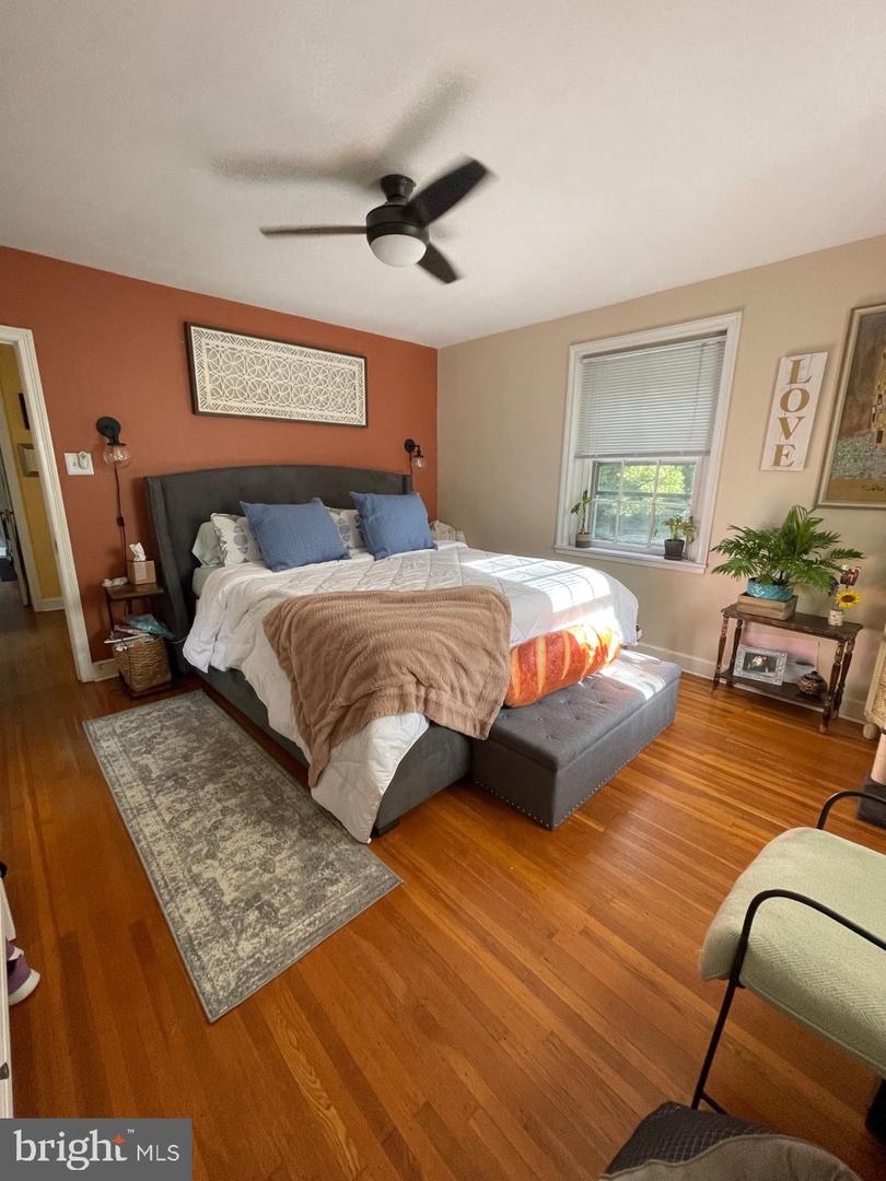 712 Hendren St