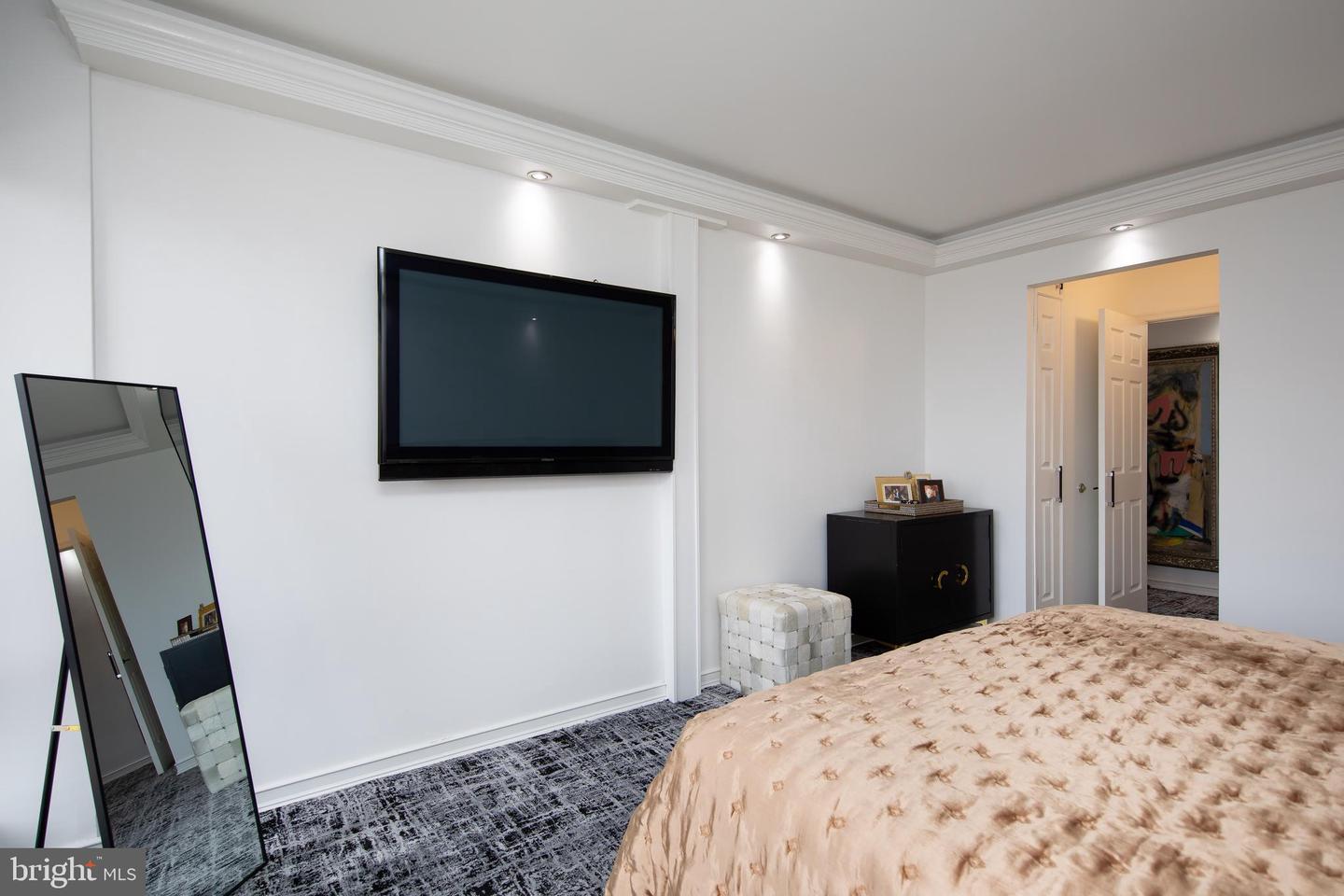 210 Locust St #11gw
