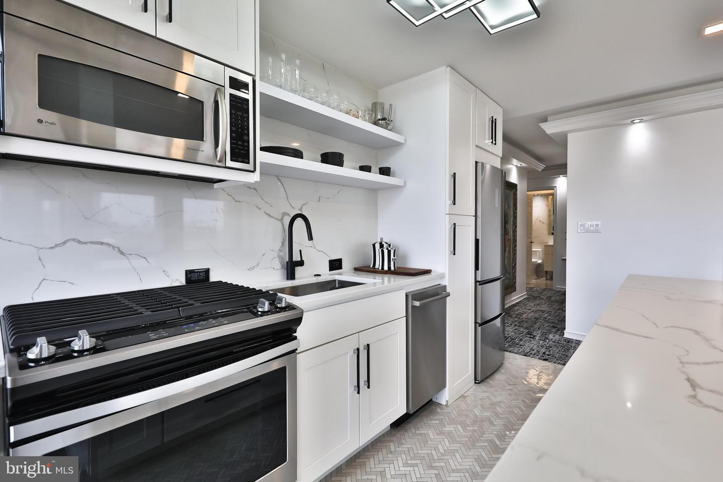 210 Locust St #11gw