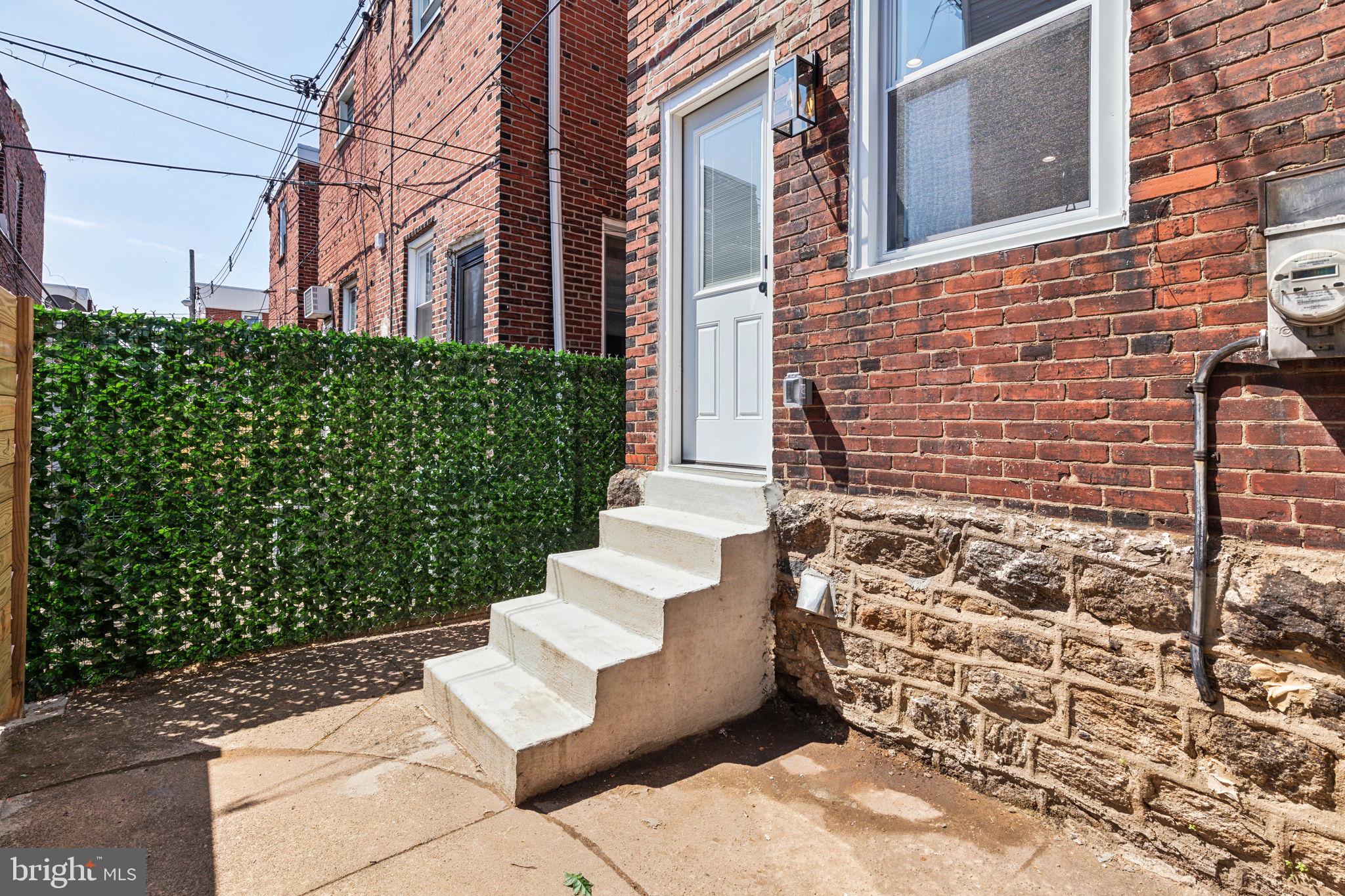 1325 N 26th St
