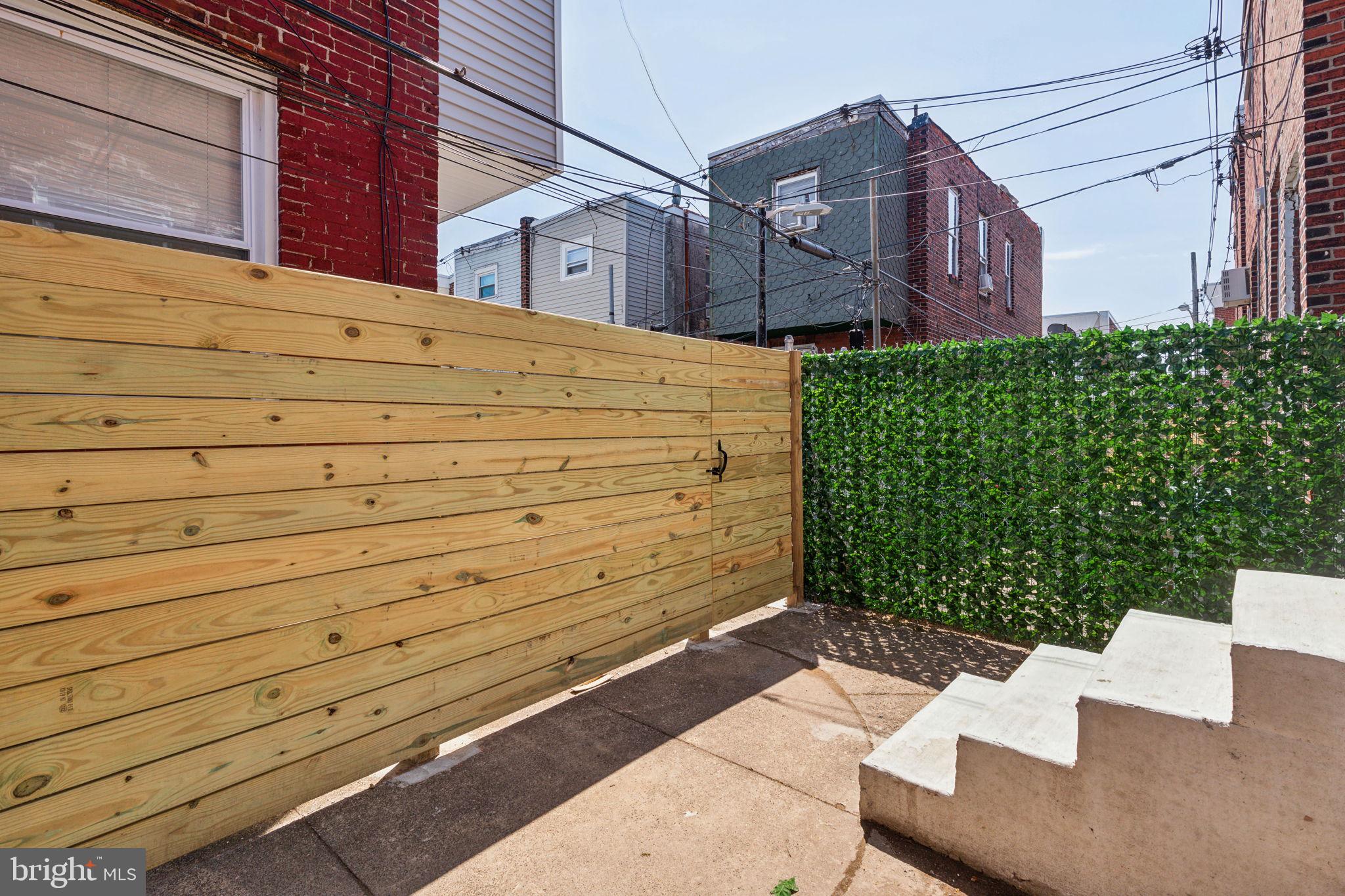 1325 N 26th St