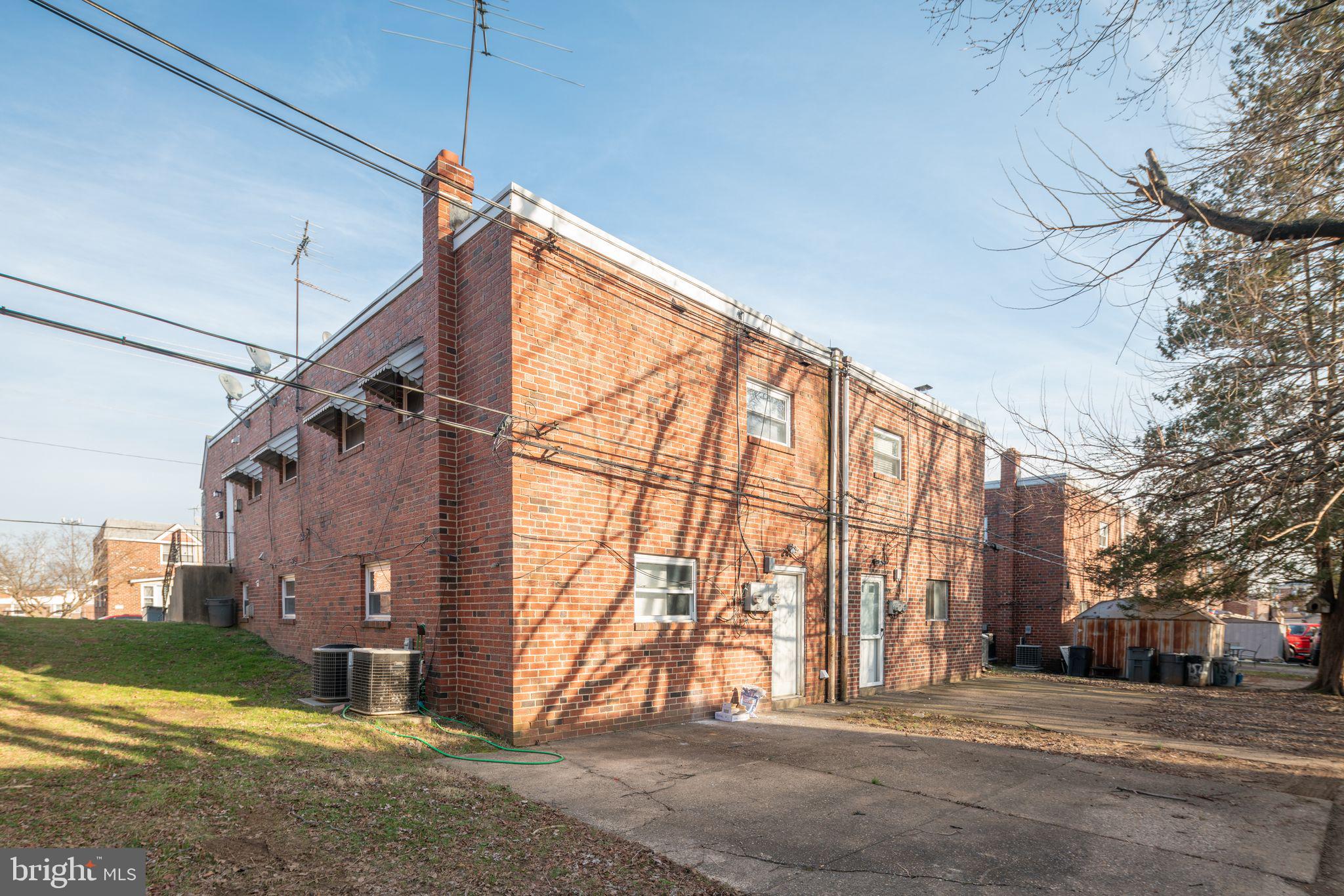 1950 GOODNAW ST #2