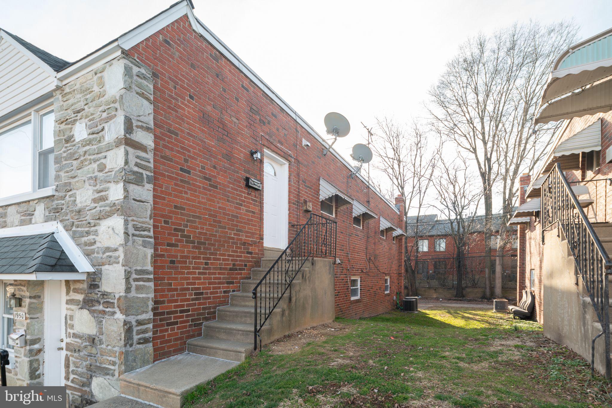 1950 GOODNAW ST #2