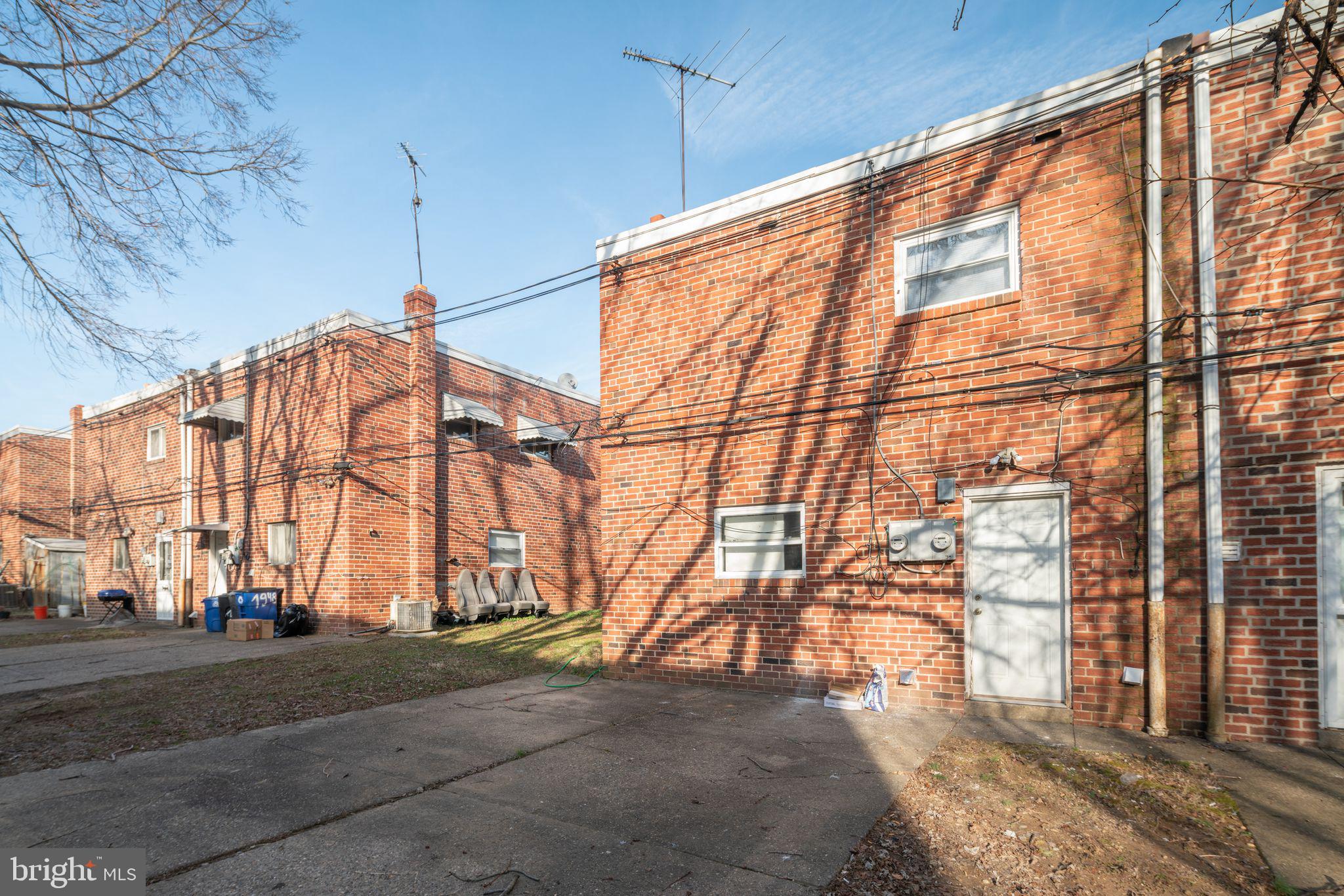 1950 GOODNAW ST #2