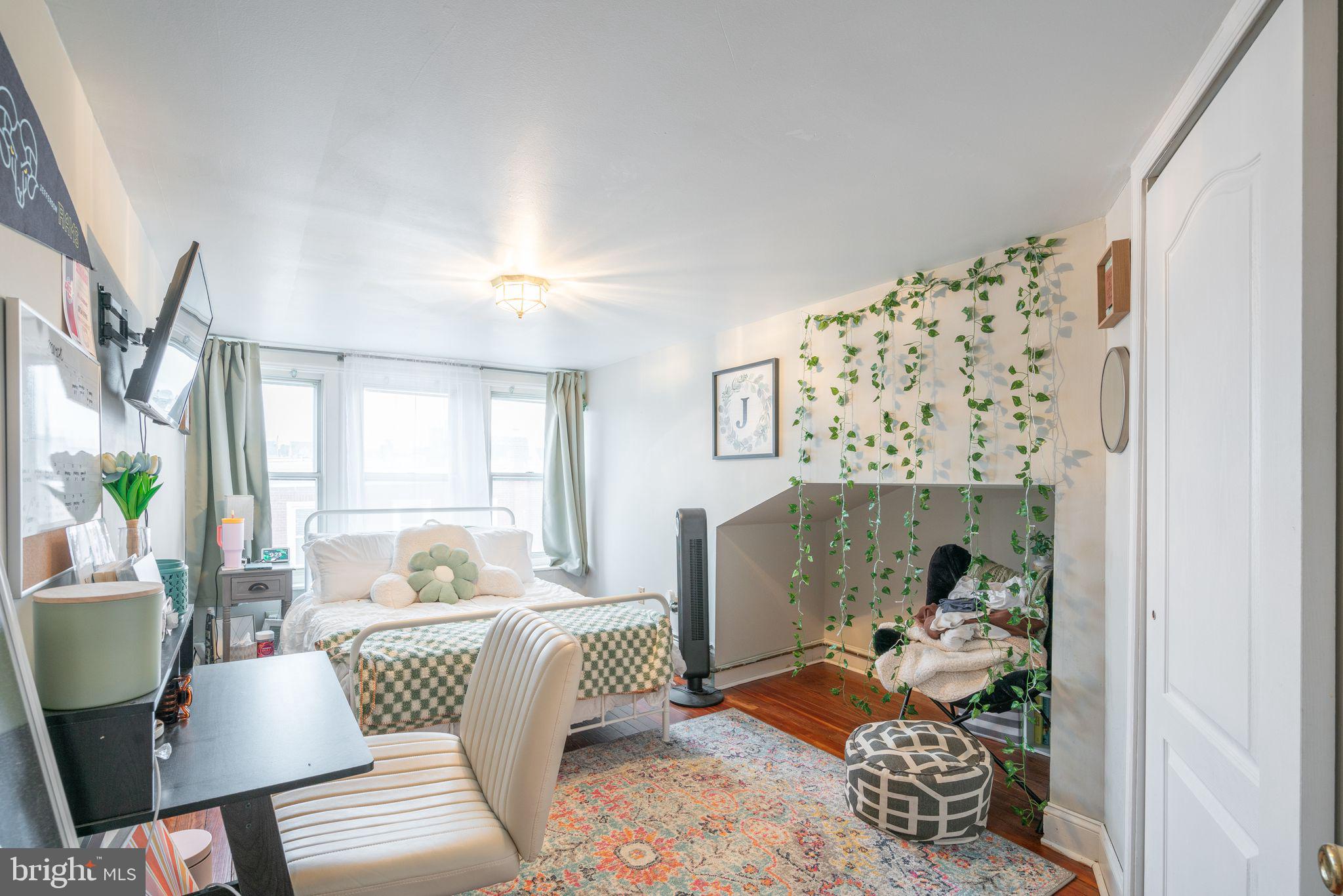 4229 Manayunk Ave