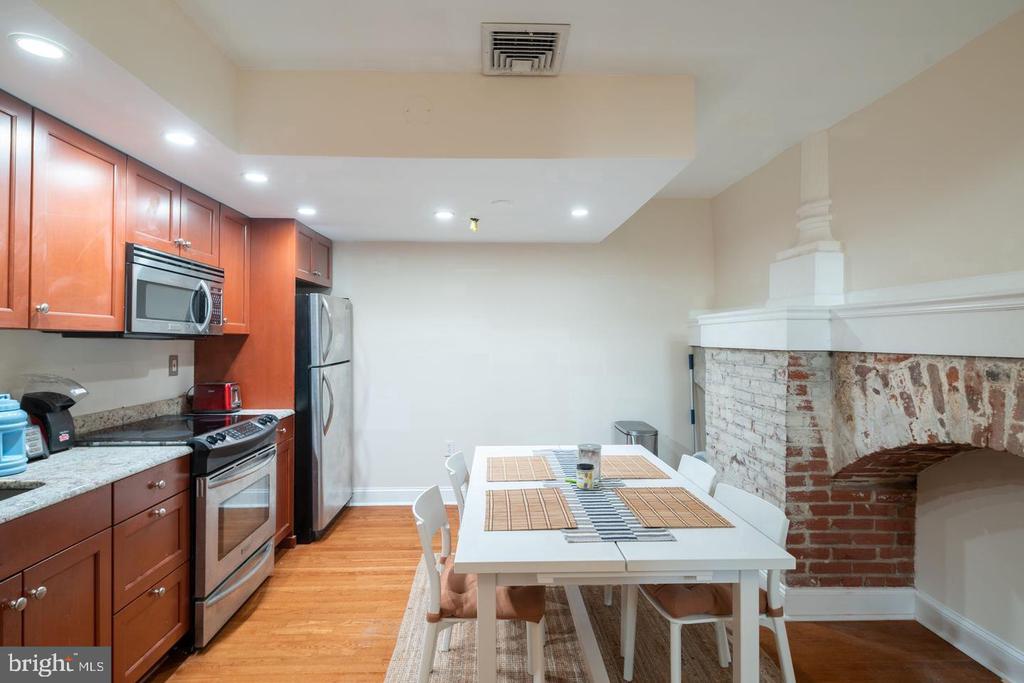 50-56-56 N FRONT ST #101
