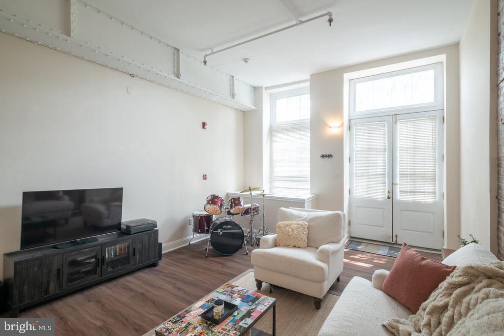 50-56-56 N FRONT ST #101