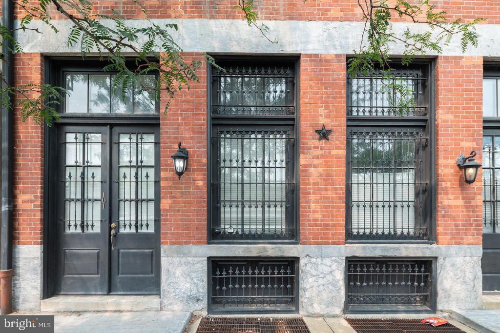 50-56-56 N FRONT ST #101