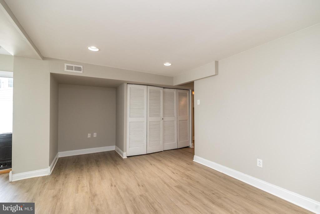 3131 Fairdale Rd