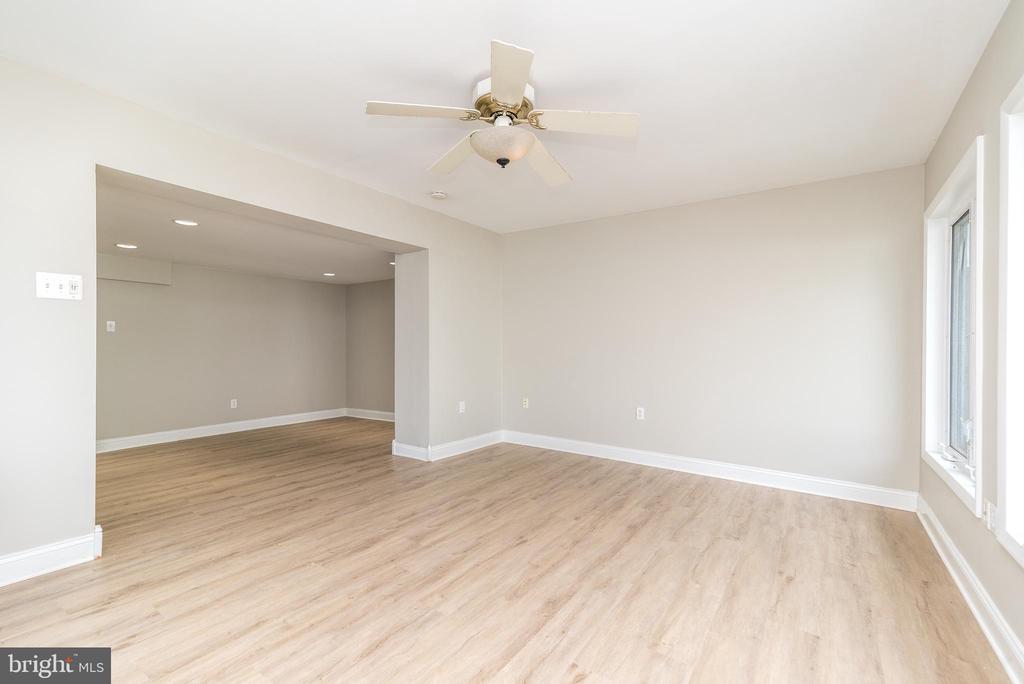 3131 Fairdale Rd