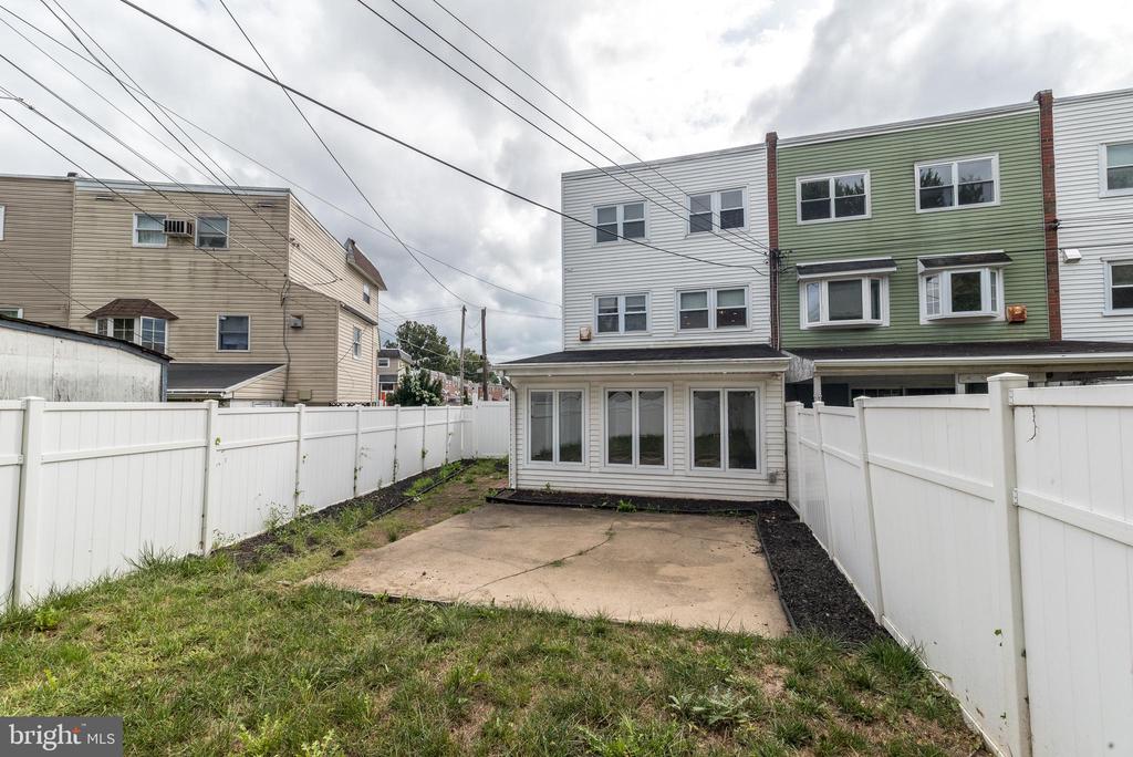3131 Fairdale Rd