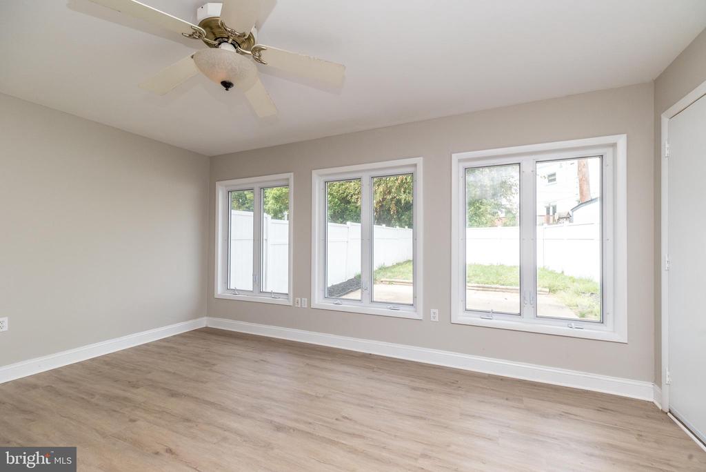 3131 Fairdale Rd