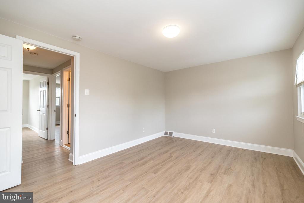 3131 Fairdale Rd