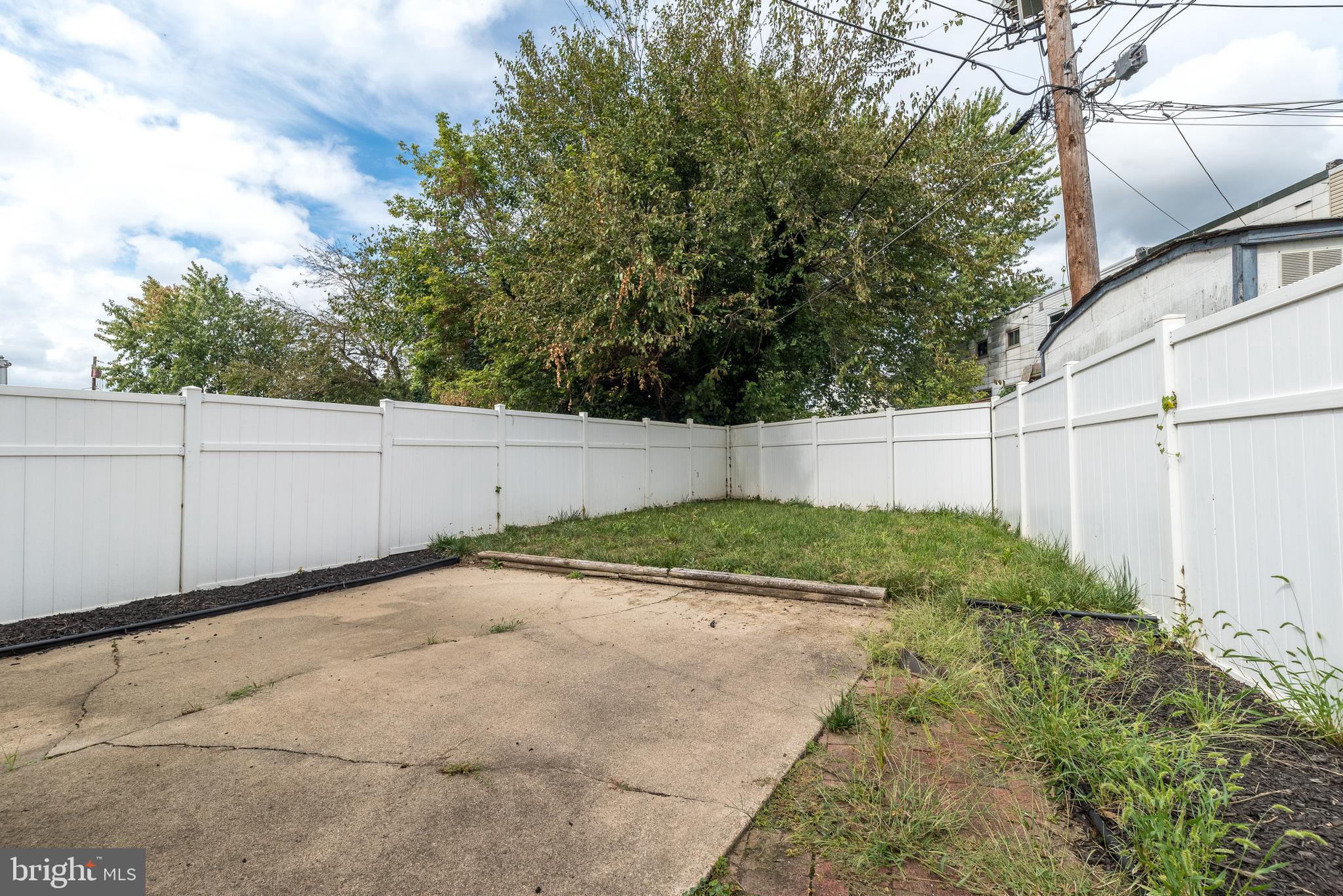 3131 Fairdale Rd