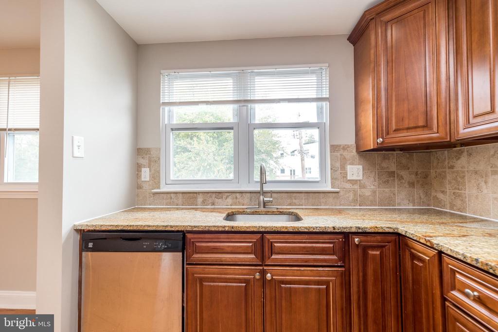 3131 Fairdale Rd