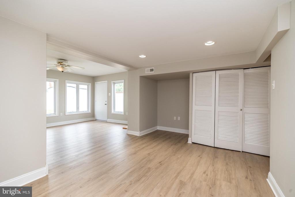 3131 Fairdale Rd