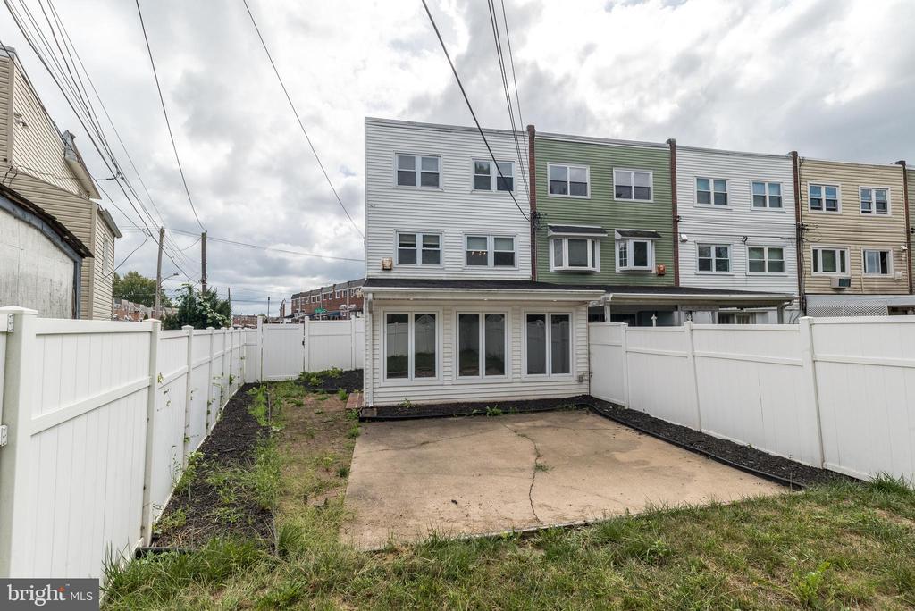 3131 Fairdale Rd