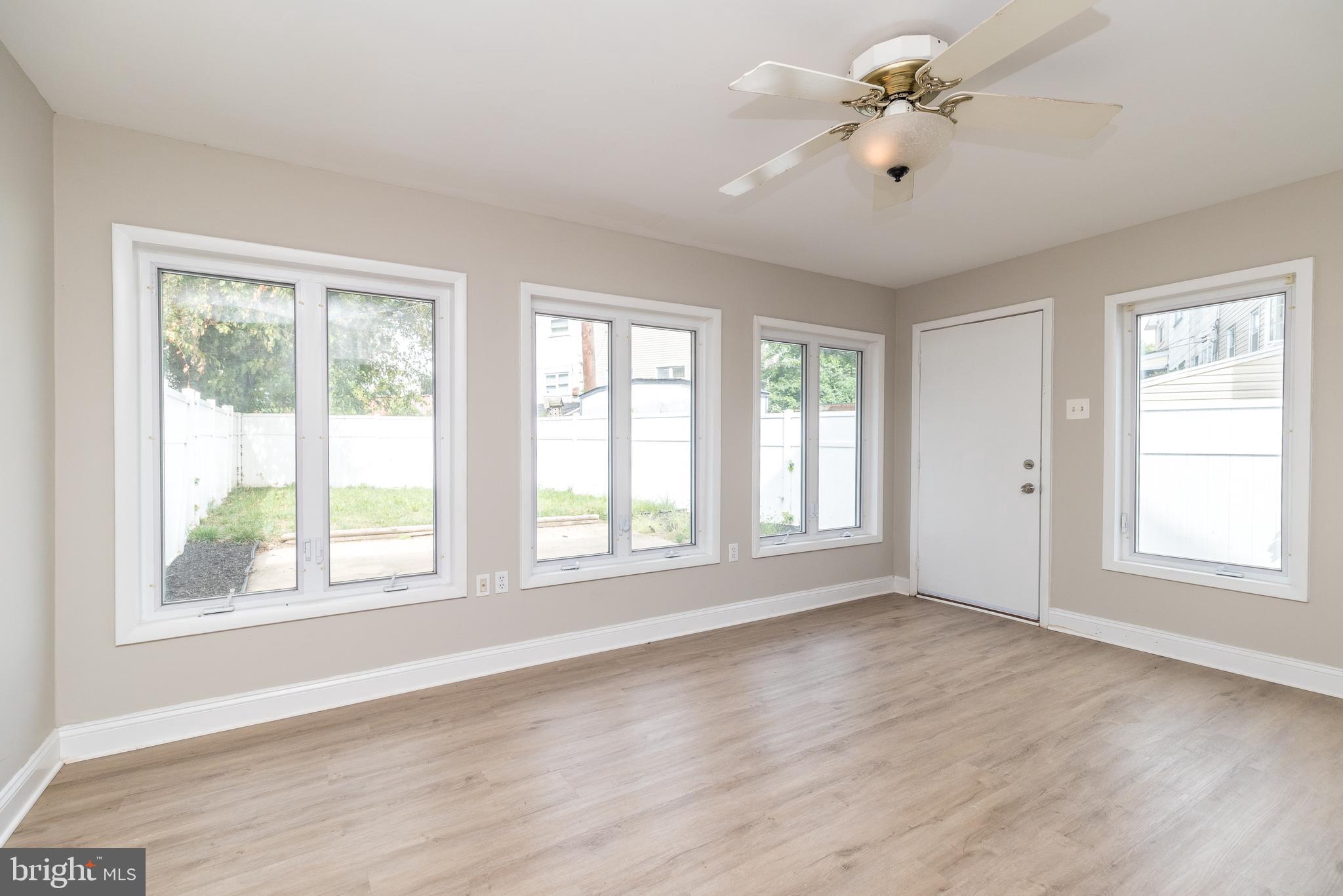 3131 Fairdale Rd