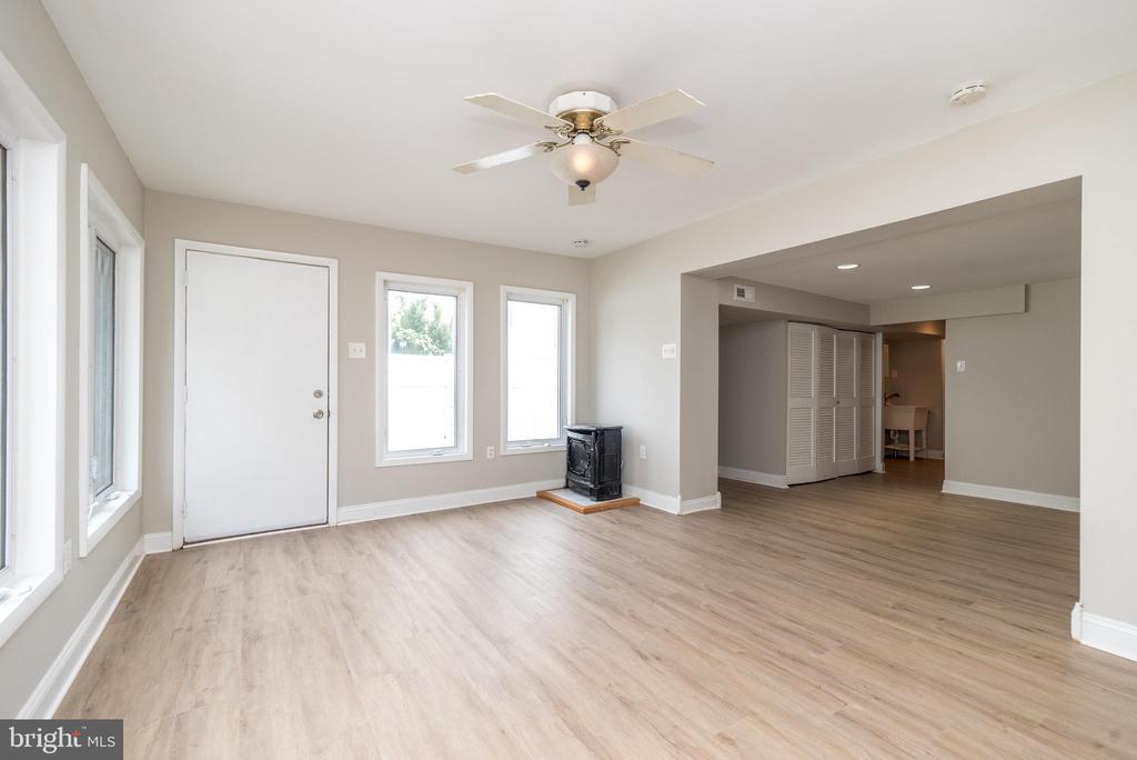 3131 Fairdale Rd