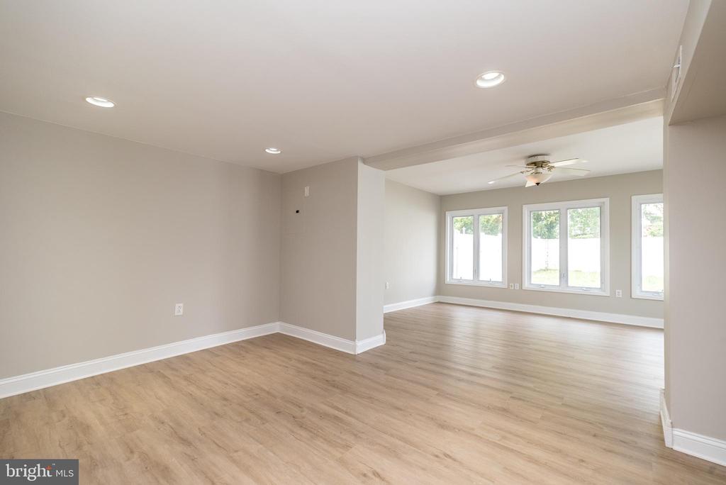 3131 Fairdale Rd