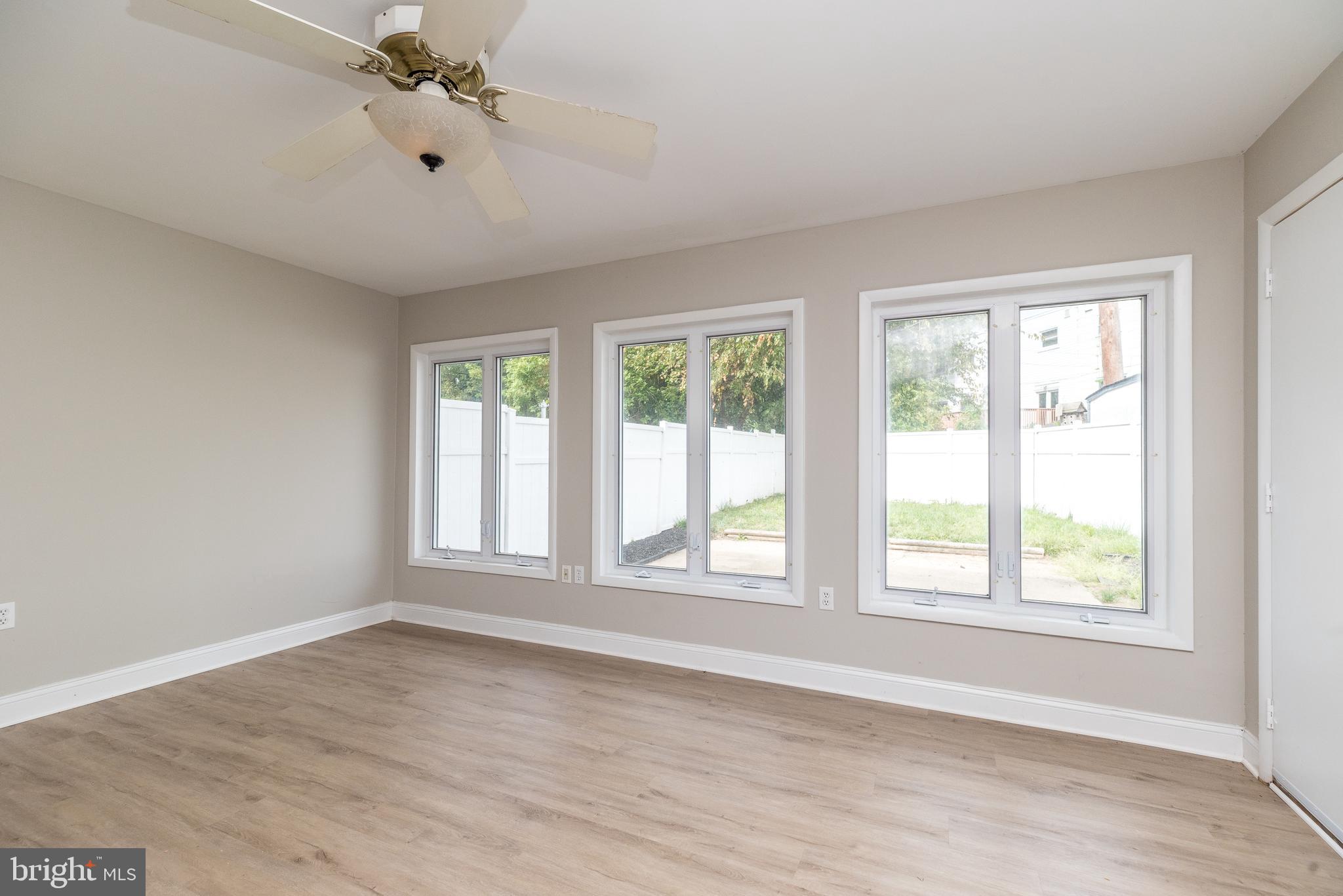 3131 Fairdale Rd