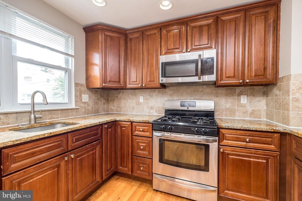 3131 Fairdale Rd