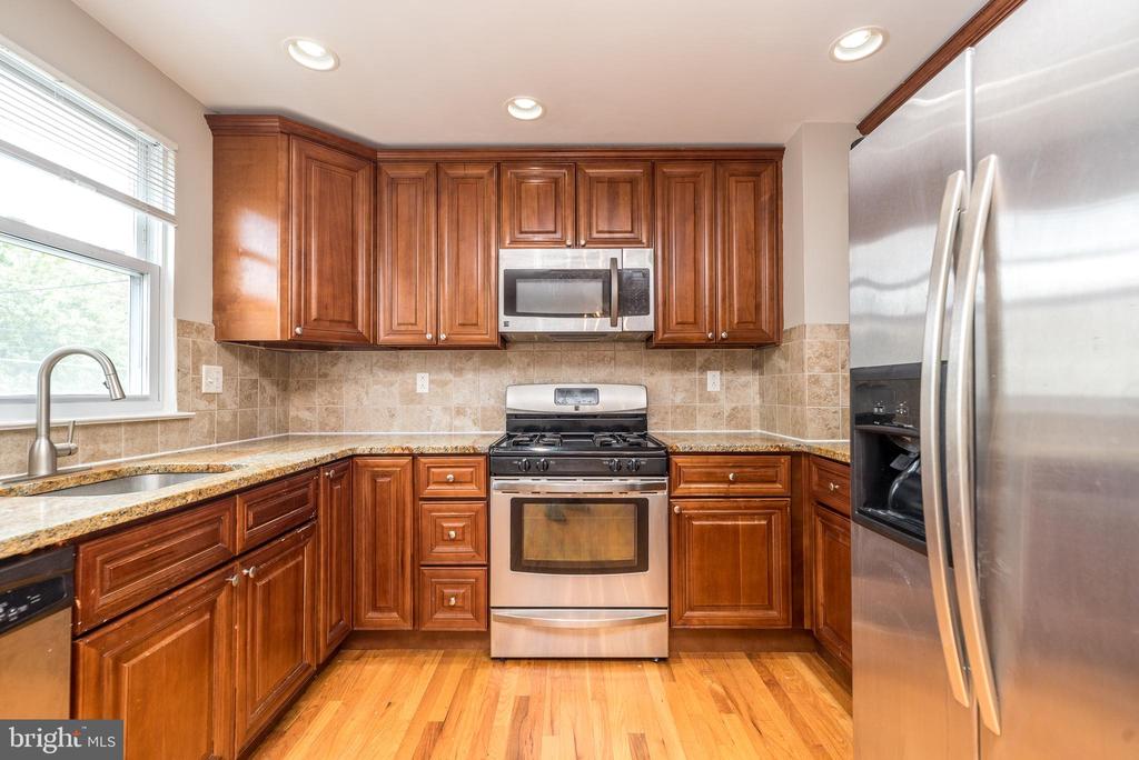 3131 Fairdale Rd