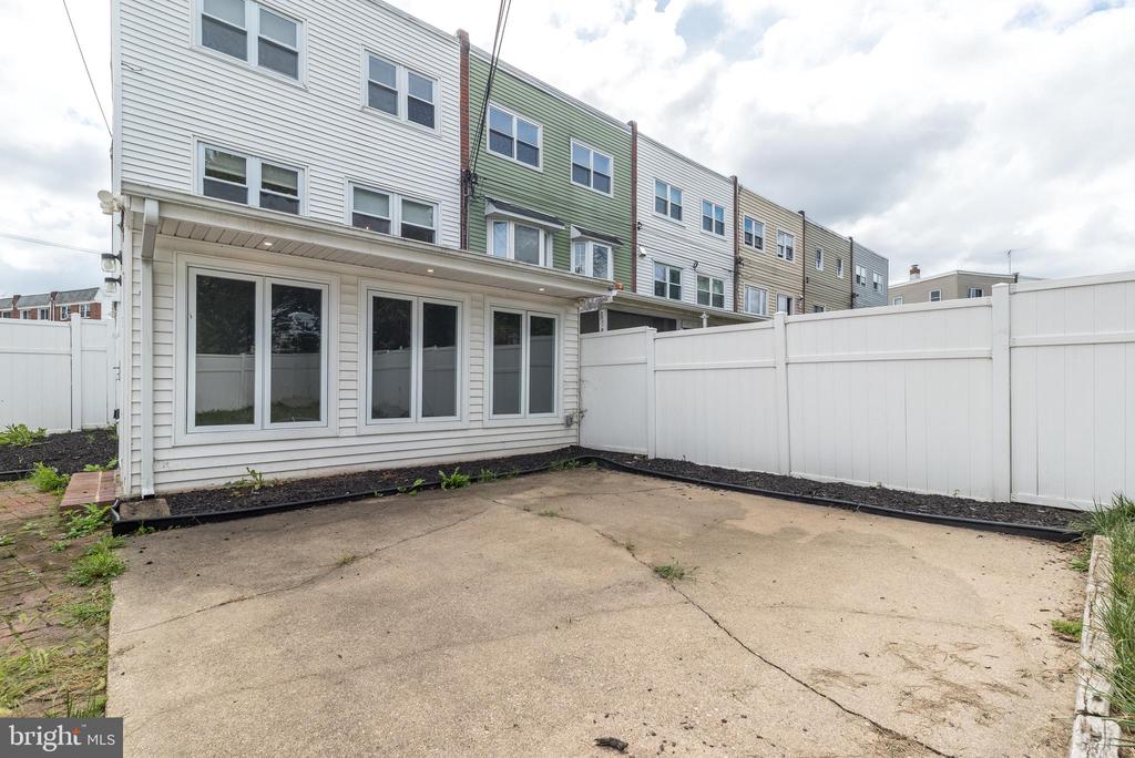 3131 Fairdale Rd