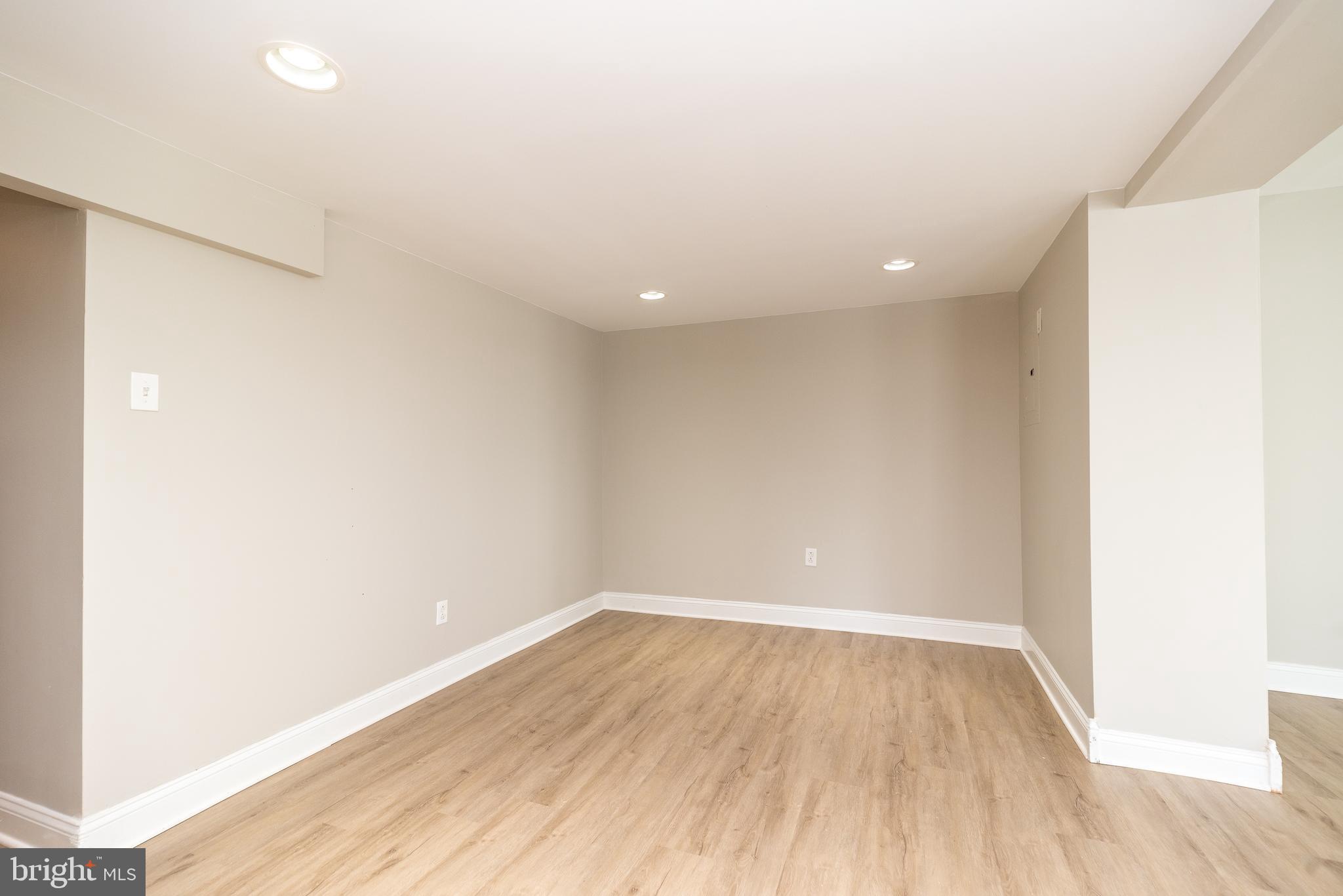 3131 Fairdale Rd