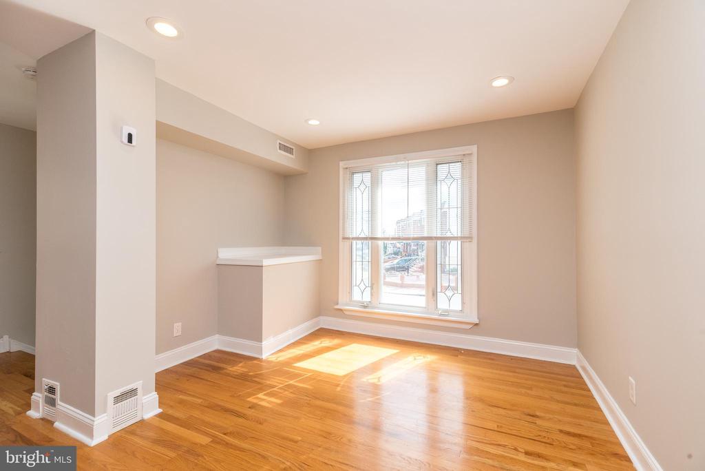 3131 Fairdale Rd