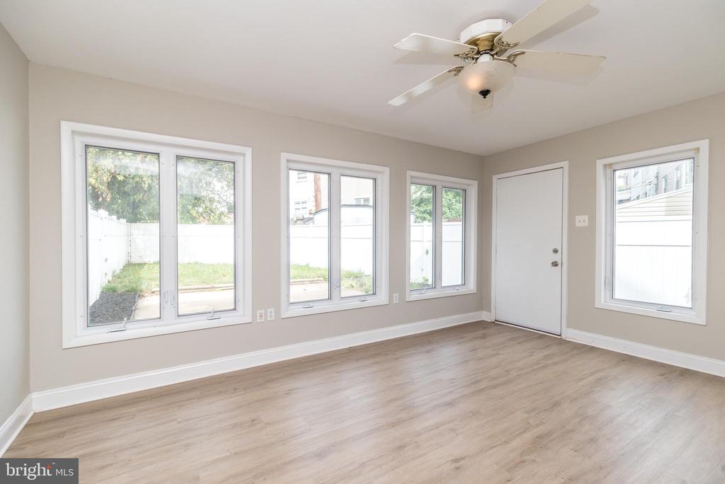 3131 Fairdale Rd
