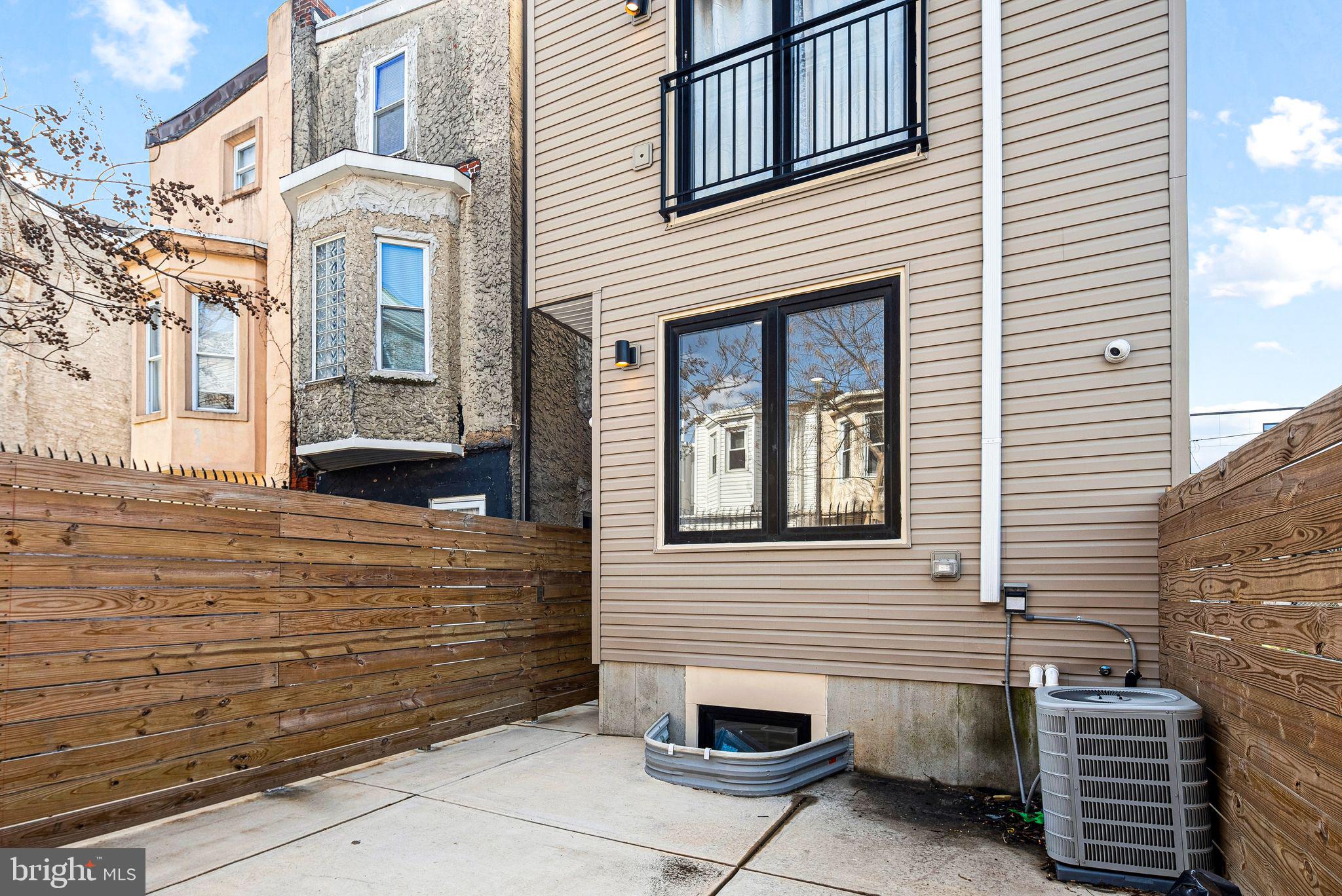 2217 W Thompson St