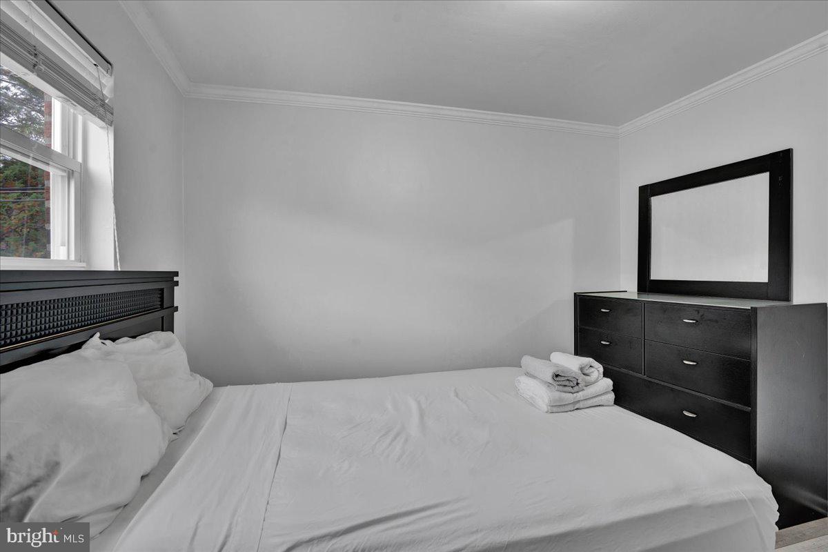 1952 GOODNAW STREET 2