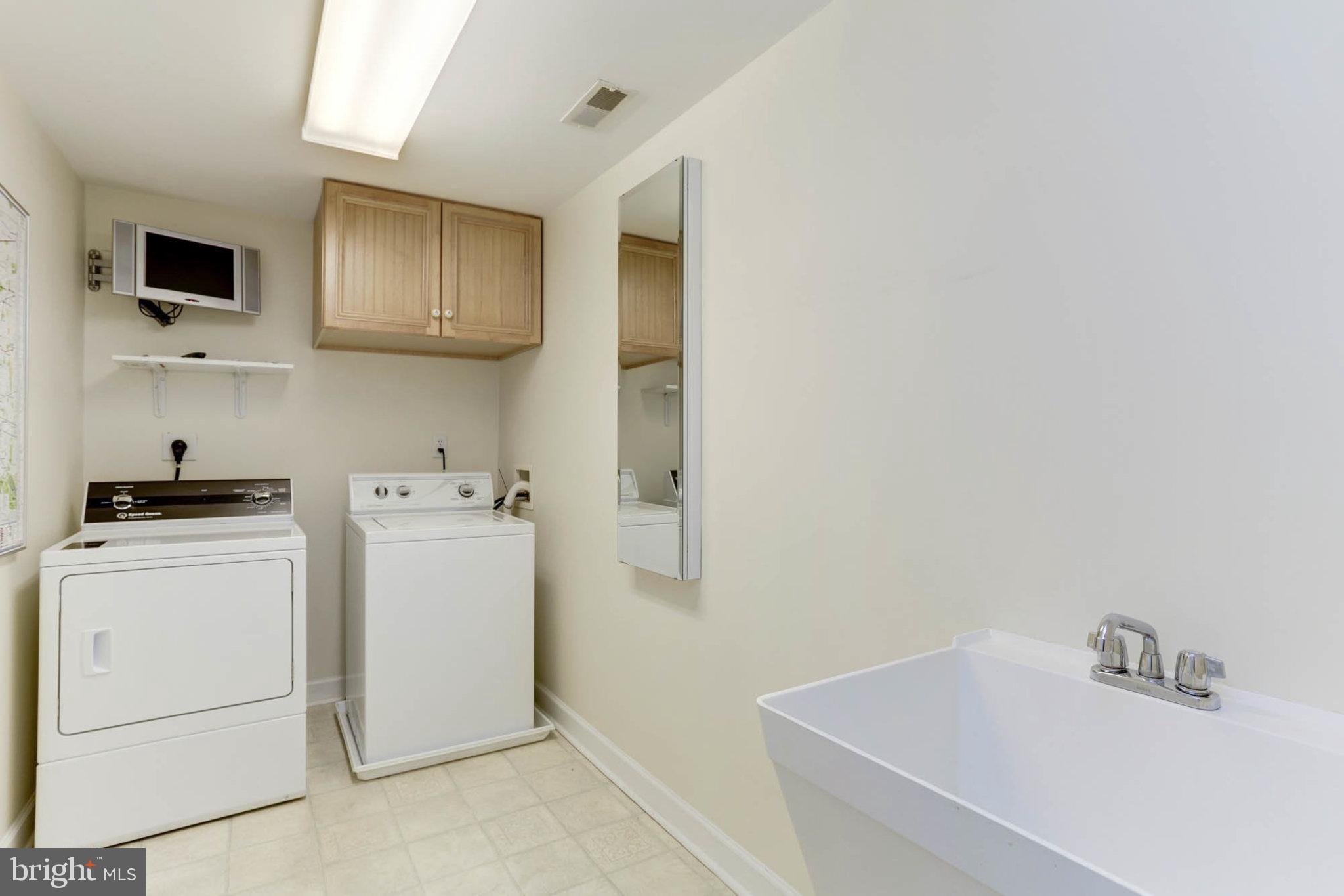 1031 Landon LANE