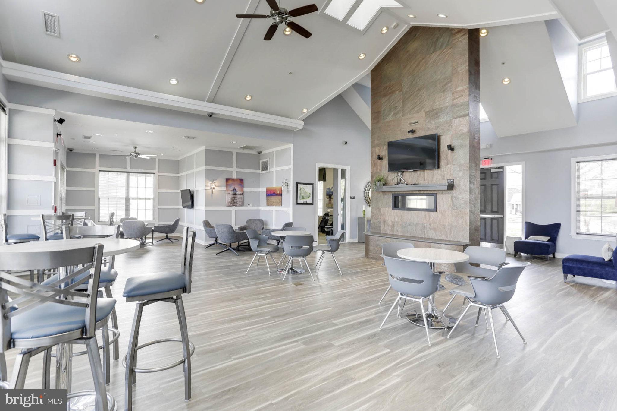 513 Fox River Hills Way