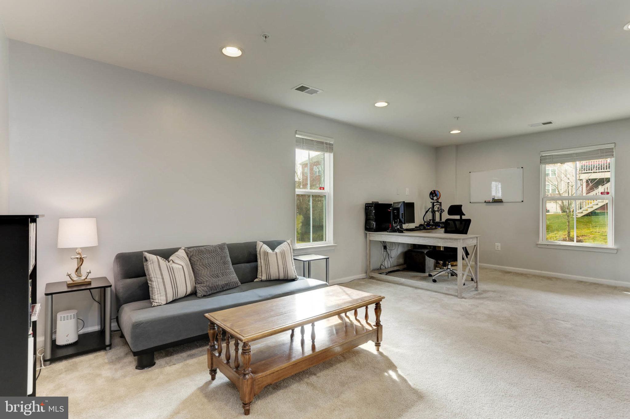 513 Fox River Hills Way