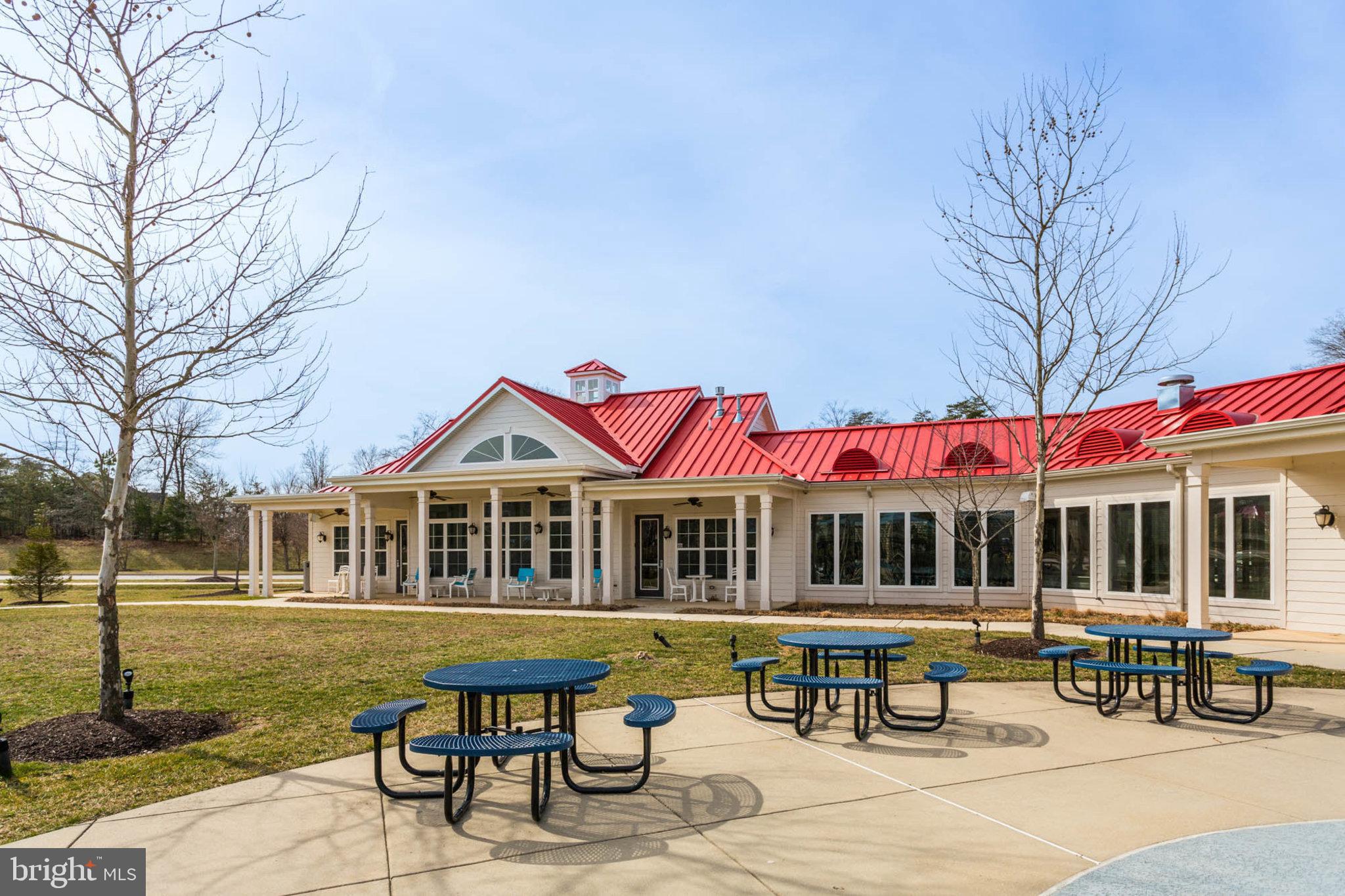 513 Fox River Hills Way