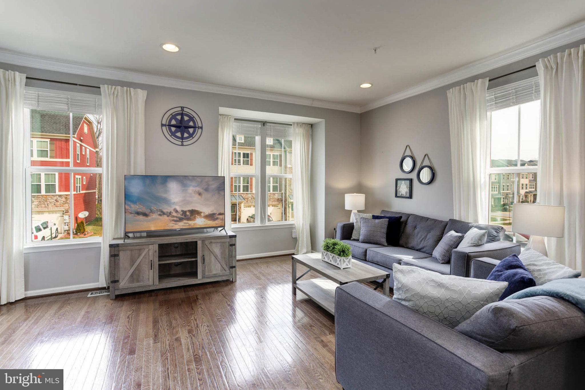 513 Fox River Hills Way