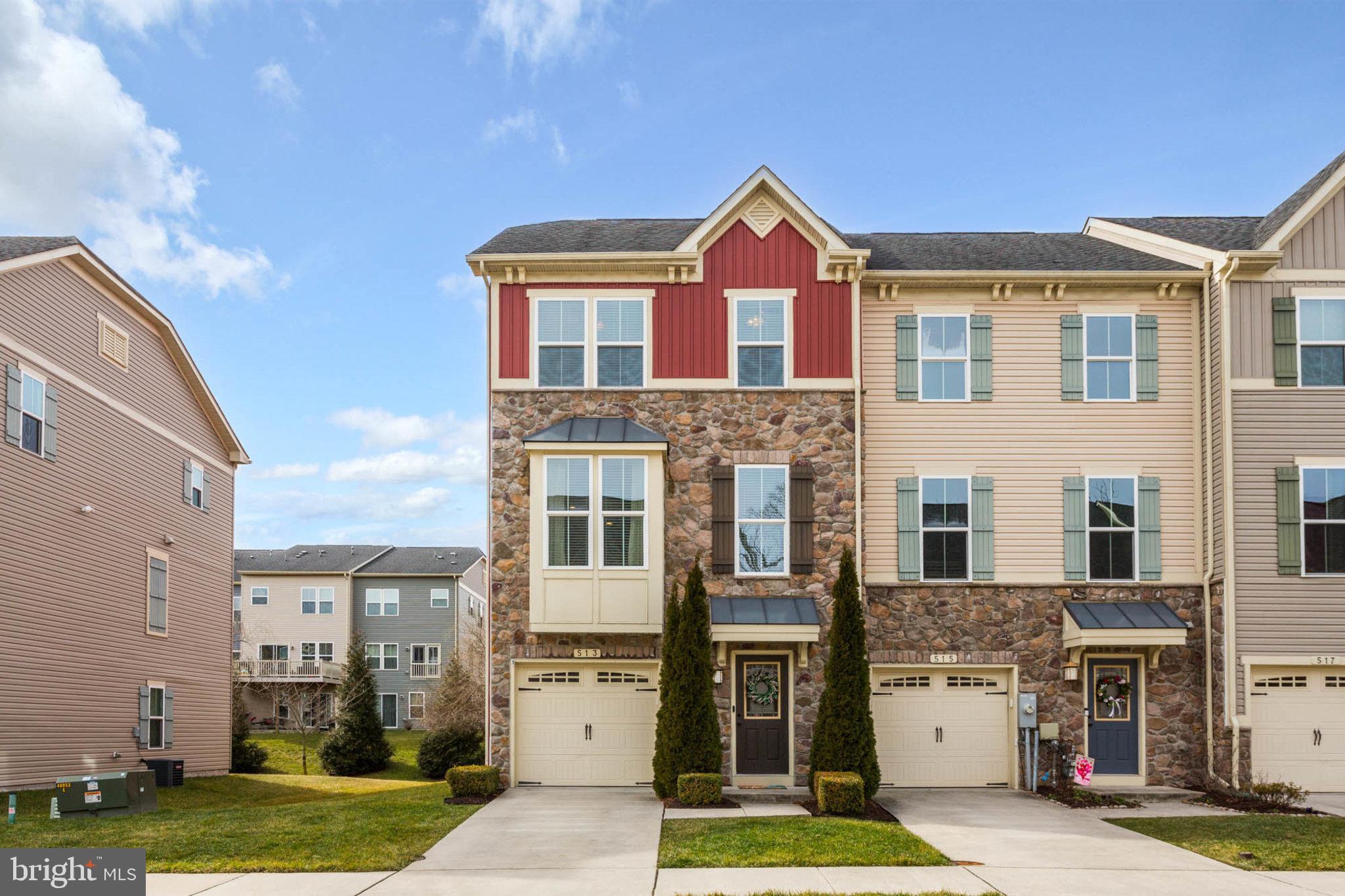 513 Fox River Hills Way