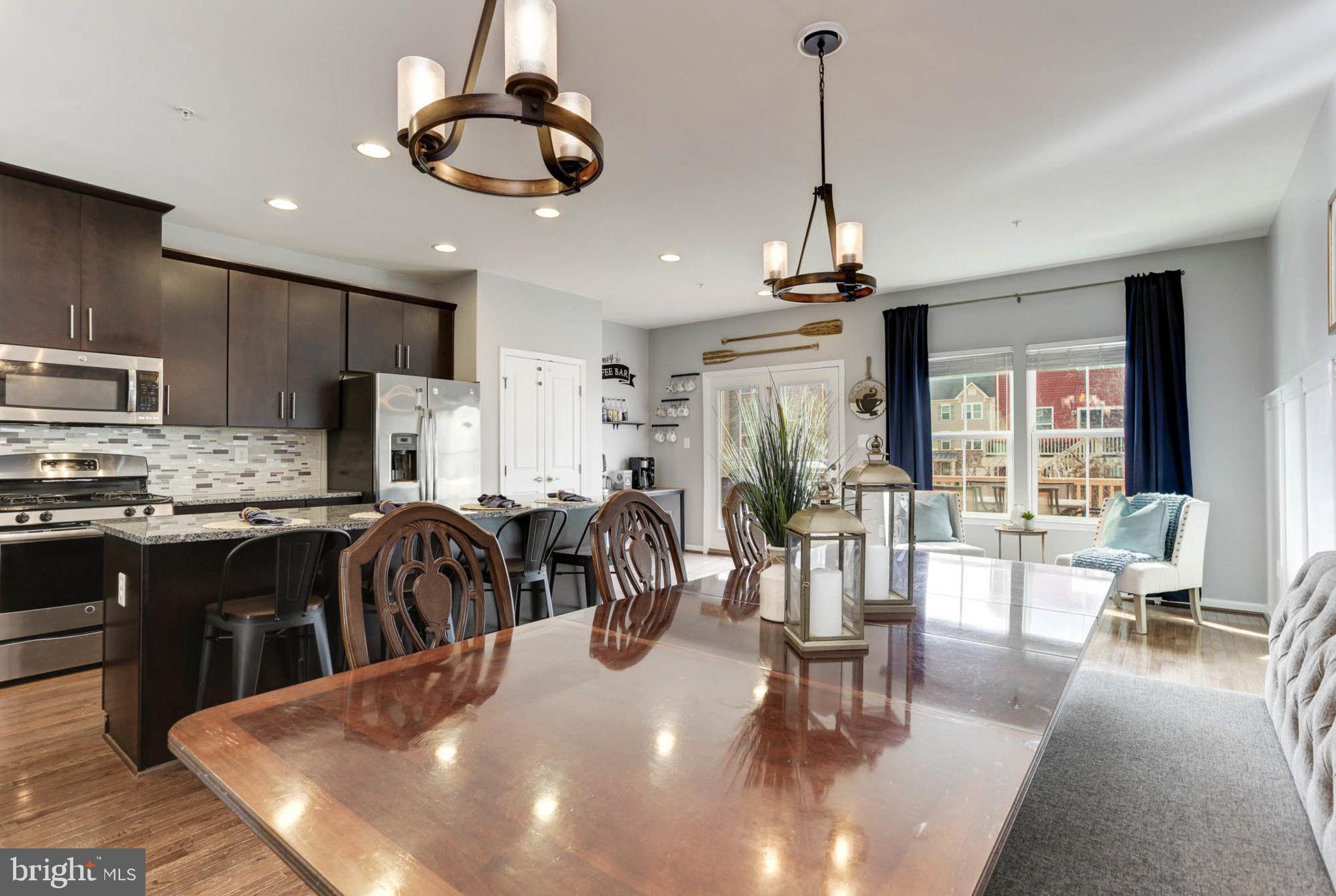 513 Fox River Hills Way